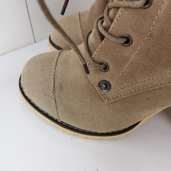 Stylenanda (Korea) suede boots in tan - Picture 9 of 11